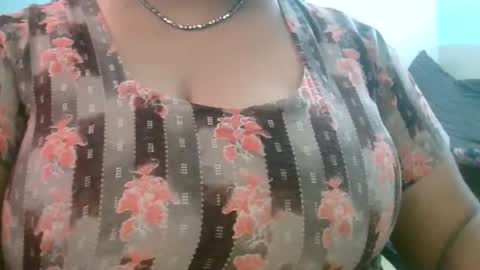 Snapshot of dipa2345 chatting on 09.15.25 dipa2345 online show from 09.15.25