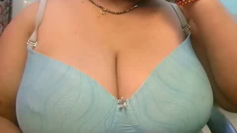 Snapshot of dipa2345 chatting on 09.27.25 dipa2345 online show from 09.27.25