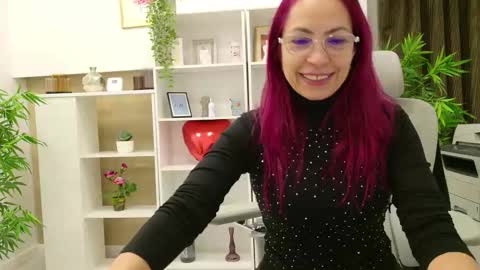 Snapshot of dirty_mature chatting on 11.19.25 dirty_mature online show from 11.19.25