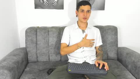 Snapshot of dirtyandsweet_ chatting on 06.18.26 David Julian independent online show from 06.18.26