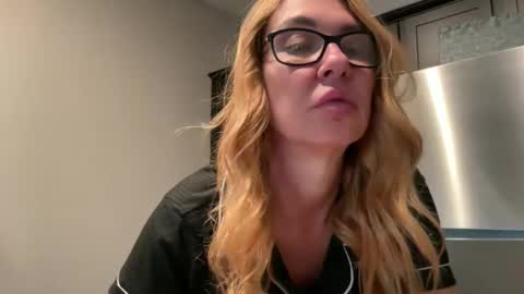 Snapshot of dirtydaisylou chatting on 04.02.26 Daisy online show from 04.02.26