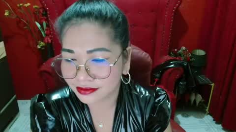 LatexQueen online show from 04.25.26