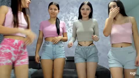 Snapshot of dirtygirls99 chatting on 10.04.25 Gyna    Josie    online show from 10.04.25
