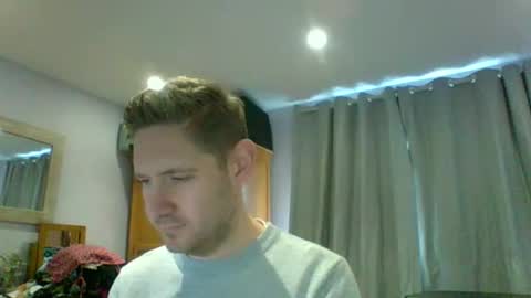 Snapshot of dirtylondon729 chatting on 12.17.25 Exhibitionist Ben online show from 12.17.25