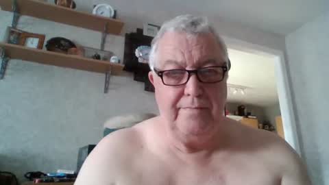 Snapshot of dirtyoldscot1960 chatting on 06.15.26 Fergus online show from 06.15.26