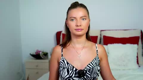 Snapshot of dirtystudentgirl chatting on 07.17.26 Chloe online show from 07.17.26