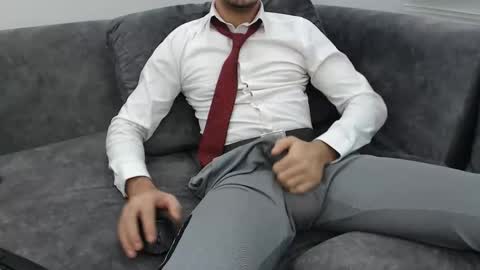 Snapshot of dirtyybooyy77 chatting on 11.27.25 dirtyybooyy77 online show from 11.27.25