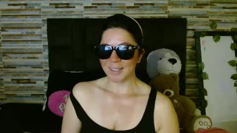 Snapshot of disneey2888 chatting on 10.20.25 disneey2888 online show from 10.20.25