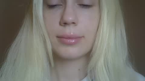 DitaMilton online show from 04.22.26