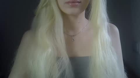 DitaMilton online show from 04.25.26