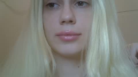 DitaMilton online show from 04.25.26