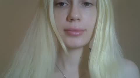 DitaMilton online show from 04.28.26