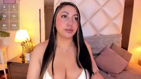 Snapshot of diva_curvi chatting on 07.16.26 Lizz online show from 07.16.26