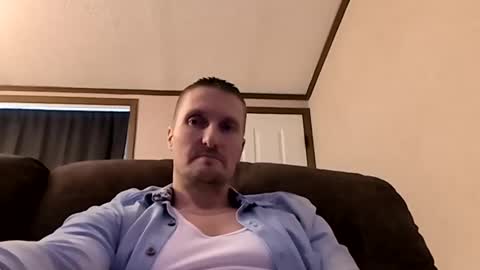 Snapshot of diverting chatting on 12.25.24 Maxx online show from 12.25.24