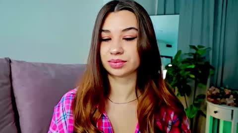 Snapshot of divetagrace chatting on 02.08.26 Tia online show from 02.08.26