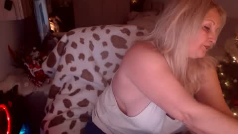 Snapshot of divineblond chatting on 01.10.26 Alexxa online show from 01.10.26