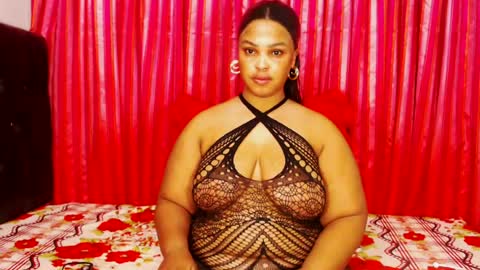 Snapshot of divinebooty93 chatting on 07.19.26 divinebooty93 online show from 07.19.26