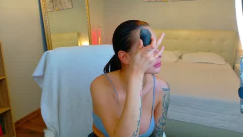 Snapshot of divineluxe chatting on 06.16.26 Ivory Blue. online show from 06.16.26