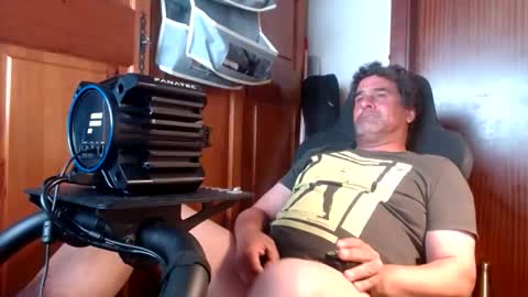 divitimido online show from 10.28.25