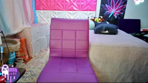 Snapshot of divynejade chatting on 12.04.24 Jade Divyne online show from 12.04.24