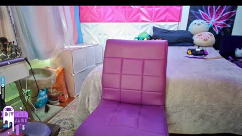 Snapshot of divynejade chatting on 12.21.24 Jade Divyne online show from 12.21.24