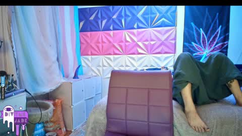 Snapshot of divynejade chatting on 12.28.24 Jade Divyne online show from 12.28.24