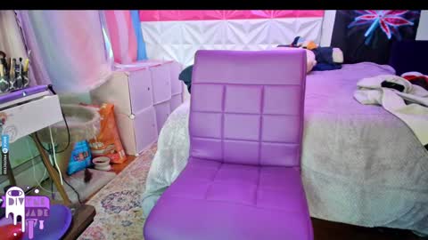 Snapshot of divynejade chatting on 12.29.24 Jade Divyne online show from 12.29.24