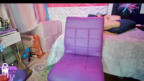 Snapshot of divynejade chatting on 12.30.24 Jade Divyne online show from 12.30.24