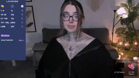 Snapshot of dixipixi_ chatting on 04.16.26 dixipixi_ online show from 04.16.26