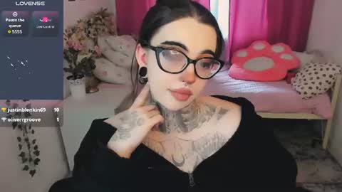 Snapshot of dixipixi_ chatting on 07.24.26 dixipixi_ online show from 07.24.26
