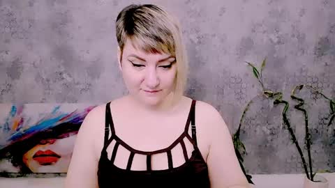 Snapshot of djullia chatting on 05.17.26 djullia online show from 05.17.26