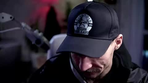 Snapshot of dl_raven chatting on 10.30.25 Silverhand online show from 10.30.25