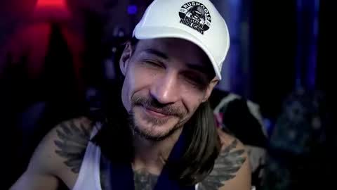 Snapshot of dl_raven chatting on 11.09.25 Silverhand online show from 11.09.25