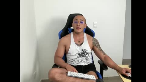 DoctorGymxxx95 online show from 09.28.25