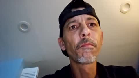 Snapshot of dogbone999081 chatting on 10.18.25 dogbone999081 online show from 10.18.25