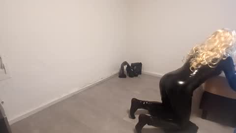 Carolina online show from 09.12.25