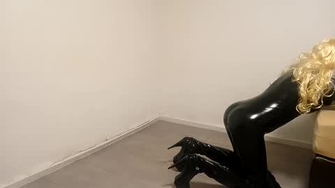 Carolina online show from 09.15.25