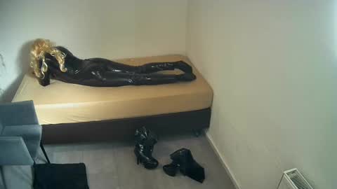 Carolina online show from 10.19.25