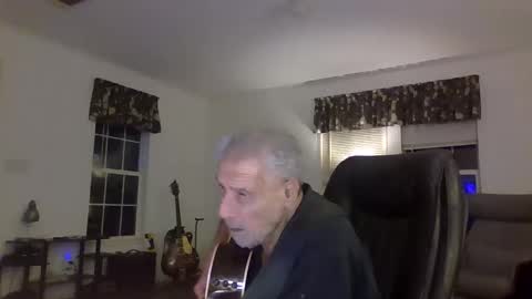 Snapshot of dogluc7 chatting on 12.30.24 dogluc7 online show from 12.30.24