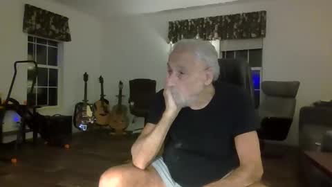 Snapshot of dogluc7 chatting on 02.03.25 dogluc7 online show from 02.03.25