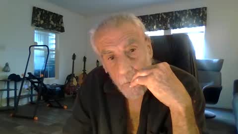 Snapshot of dogluc7 chatting on 02.27.25 dogluc7 online show from 02.27.25