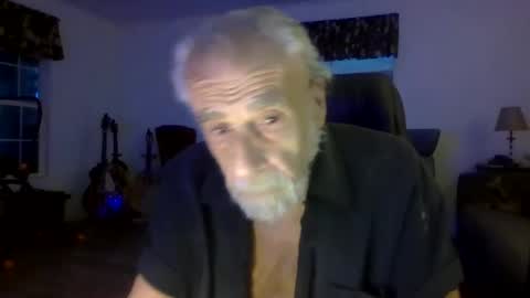 Snapshot of dogluc7 chatting on 03.04.25 dogluc7 online show from 03.04.25