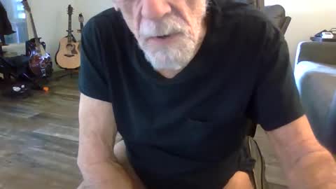 Snapshot of dogluc7 chatting on 11.27.25 dogluc7 online show from 11.27.25