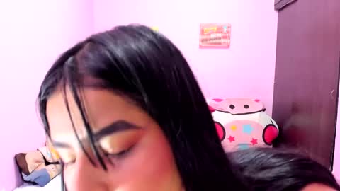 Snapshot of doll___squirt chatting on 09.16.25 sofia de la torre online show from 09.16.25