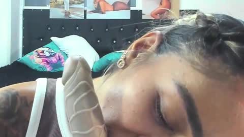 Snapshot of doll_celeste19 chatting on 02.01.25 C E L E S T E online show from 02.01.25