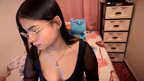 doll dolcce online show from 10.19.25