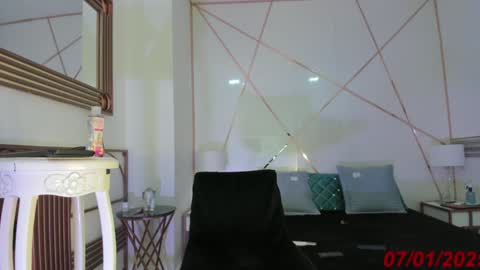 Snapshot of doll_isaa chatting on 01.07.25 ISA DOLL online show from 01.07.25