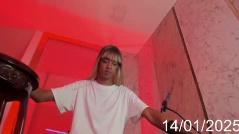 Snapshot of doll_isaa chatting on 01.14.25 ISA DOLL online show from 01.14.25