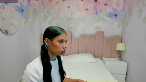 Snapshot of doll_skinny18 chatting on 05.09.26 Samy online show from 05.09.26