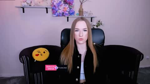 Snapshot of doll_vey chatting on 02.25.25 doll_vey online show from 02.25.25